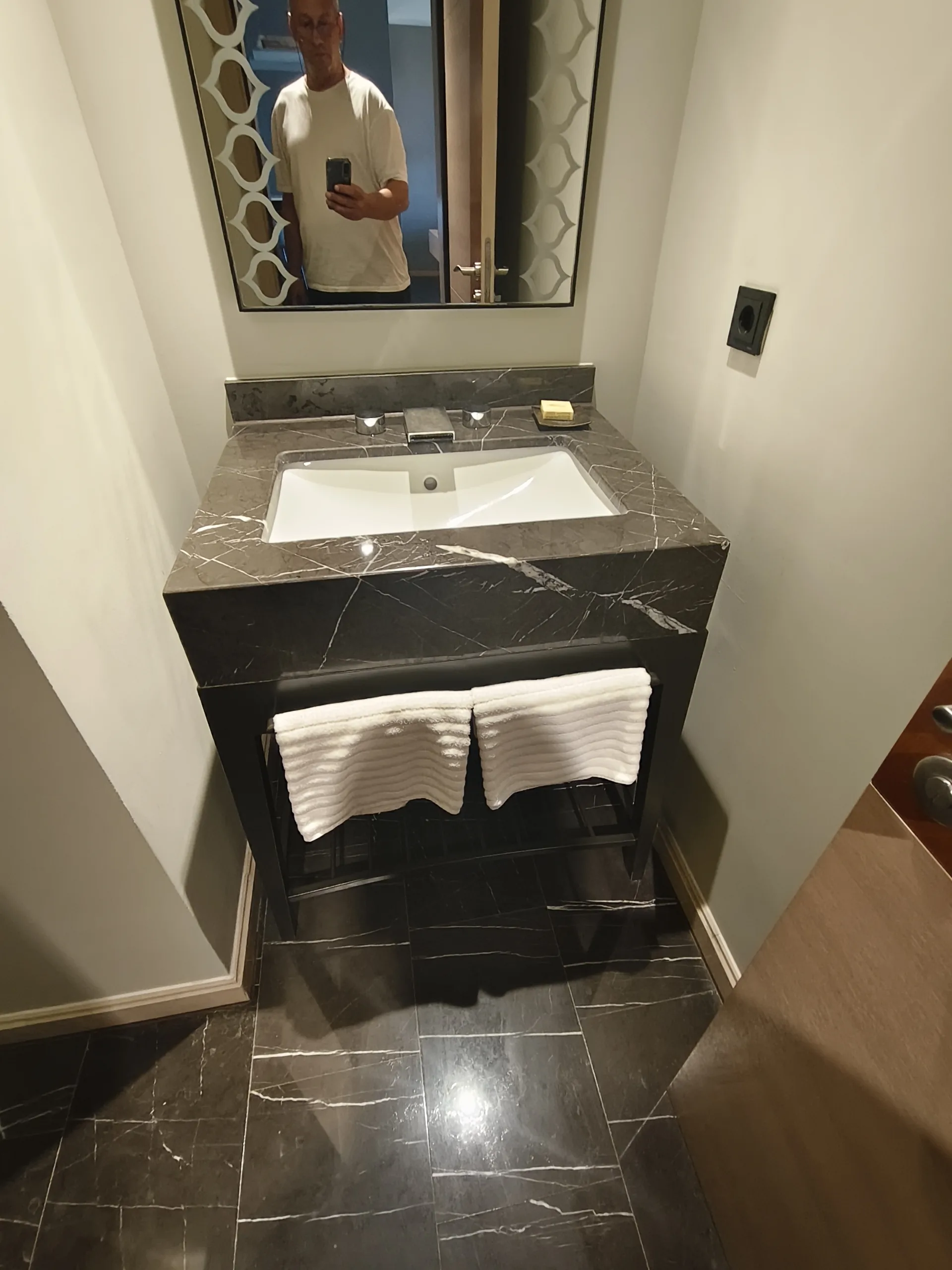 Fairmont Otel Mecidiyeköy Oda Revizyon